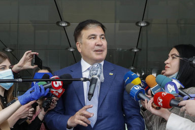 Bývalý gruzínský prezident Saakašvili stojí o návrat do vlasti. Opozice ale o jeho autoritářské tendence nemá zájem