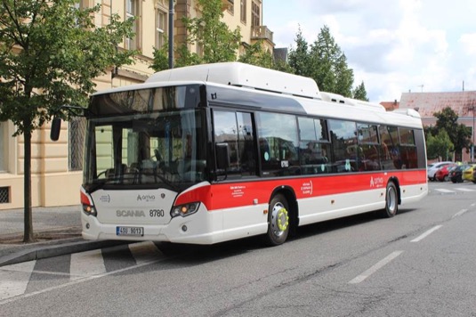 Kladenská MHD má 12 nových autobusů na zemní plyn