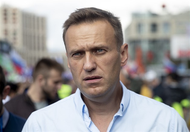 Navalnyj už je schopen mluvit. Za jeho otravou je Rusko, tvrdí Pompeo