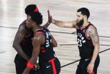 Obhájce titulu NBA dál živí naději na postup, Toronto si výhrou s Bostonem vynutilo sedmý zápas série