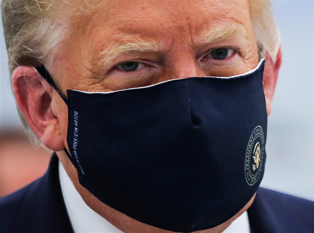 Trump přiznal, že vědomě zlehčoval pandemii. Chtěl zabránit panice