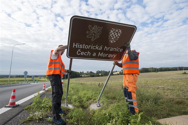 Aktivisté dosáhli svého, tabule na Svitavsku označují hranici Čech a Moravy