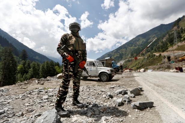 

Indie a Čína se dohodly na stažení vojáků ze sporné hranice

