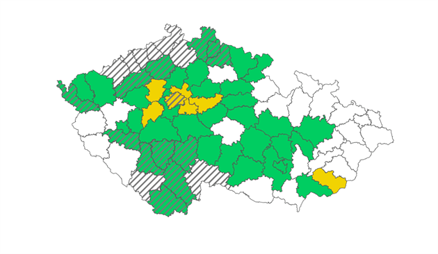 Oranžová se rozšířila do okolí Prahy. Semafor zbarvil celou republiku