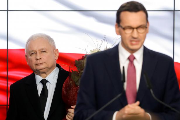 

Polsko má novou vládu, Kaczyński se stal vicepremiérem

