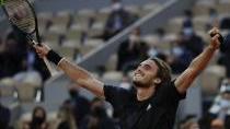 

Tsitsipas vyzrál na Rubljova a okusí v Paříži poprvé semifinále

