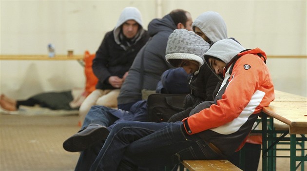 V Německu po devíti letech klesl počet uprchlíků. Může za to i koronavirus
