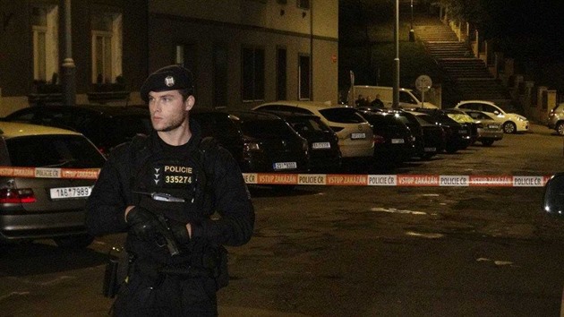 V pražské nemocnici leží muž postřelený v obličeji, policie má pachatele