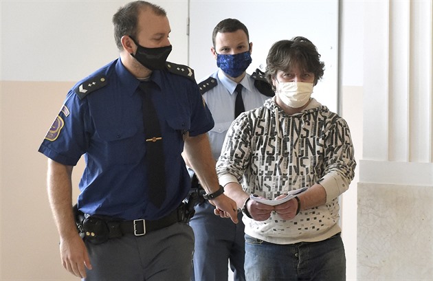 Muž hrozící bombami v Kauflandech dostal 3,5 roku. Na trestu se dohodl