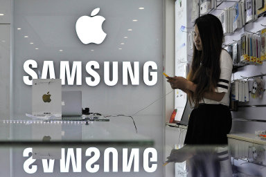 Samsung těží z pandemie i sankcí proti rivalovi Huaweii