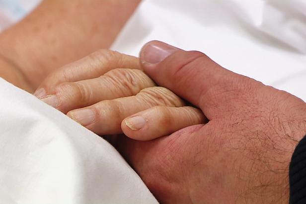 

Péči paliativních týmů budou v některých nemocnicích hradit pojišťovny

