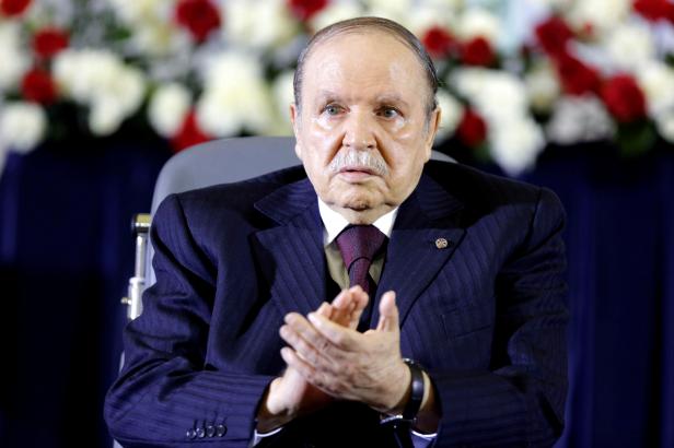 

Zemřel alžírský exprezident Buteflika. Po dvou dekádách ve funkci ho před dvěma lety svrhly protesty

