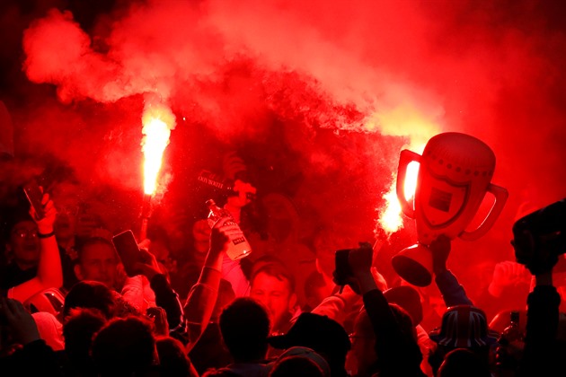 Právník Kamary varuje fanoušky Rangers: Nejezděte, Praha je nebezpečná
