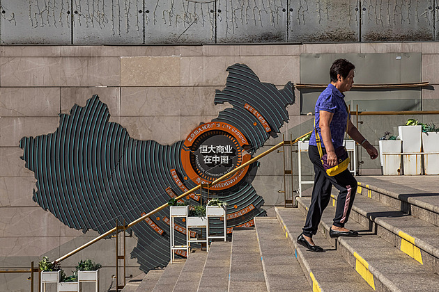Akcie čínské firmy Evergrande posilují, krize s obřími dluhy ale dál trvá