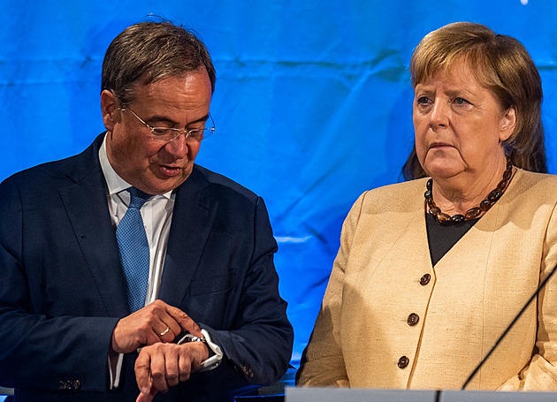 CDU ztrácí voliče nabrané Merkelovou, odklánějí se od ní senioři a ženy