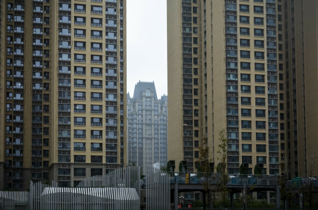 Financial Times: Evergrande a konec čínského modelu „stavět, stavět, stavět“