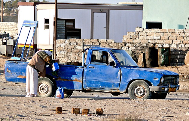 Autem přes libyjskou poušť. Cesta zemí, kde prý mají všichni autoškolu