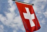 První odhady: Švýcaři v referendu podpořili sňatky stejnopohlavních párů, změna se týká i adopce dětí