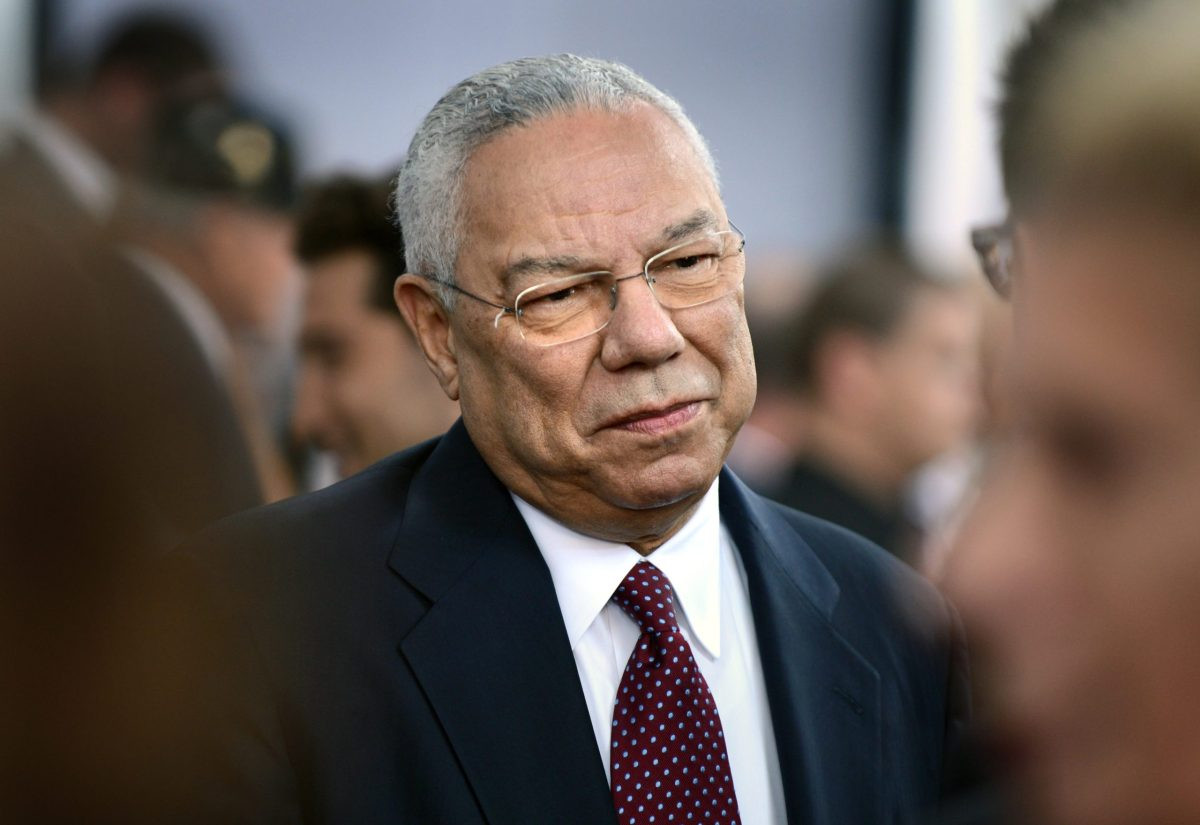 Zemřel americký exministr zahraničí Colin Powell. Respektovaný politik, který se omluvil za útok na Irák