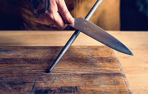 Velký test nožů. Odborníci radí, jak vybrat správné ostří pro domácí kuchaře