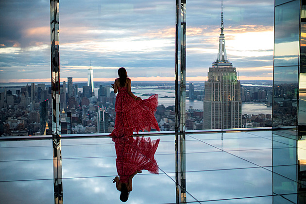 Nový mrakodrap v New Yorku láká na vyhlídku se skleněnými podlahami