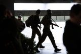 OBRAZEM: Národní muzeum dějištěm cvičného útoku teroristů. Zásah trénovali policisté, hasiči i záchranáři