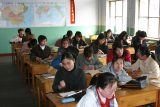 Méně domácích úkolů i doučování. Čína schválila zákon, který má snížit přepracování dětí