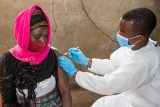 Omikron jako následek nízké proočkovanosti Afriky? Lidé nemají důvěru ve vakcíny, vládu ani velmoci