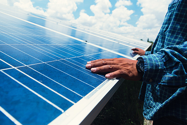Zájem o soláry roste. Elektřina zdražuje rychleji než panely na střechu