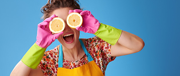 Dostupná trojka, s níž zvládnete úklid domácnosti: lógr, ocet a citron