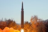 Severní Korea odpálila další střelu. Podle japonské pobřežní stráže mohlo jít o balistickou raketu