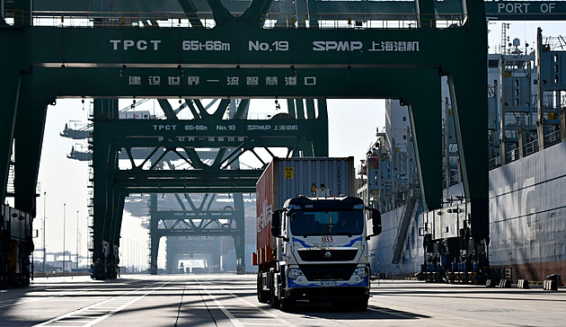Globální logistice opět hrozí nesnáze kvůli omikronu v čínských přístavech