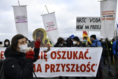 Nejsme nepřátelé místních horníků, říkají aktivisté, kteří demonstrují před dolem Turów