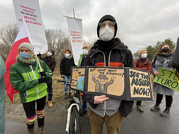 V Polsku demonstrují Češi proti Turówu, očekávají střety s horníky