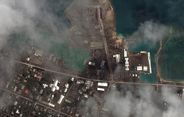 Erupce zničila menší ostrovy Tongy, záchranné práce ztěžuje popel