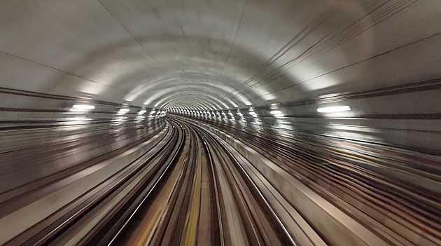Na co zírá mašinfíra SPECIÁL: Projeďte si nejstarší linku pražského metra