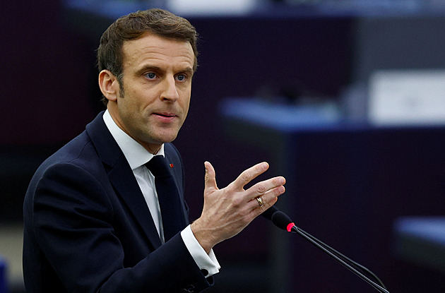 Unie se musí vyzbrojit, aby si zajistila nezávislost, prohlásil Macron