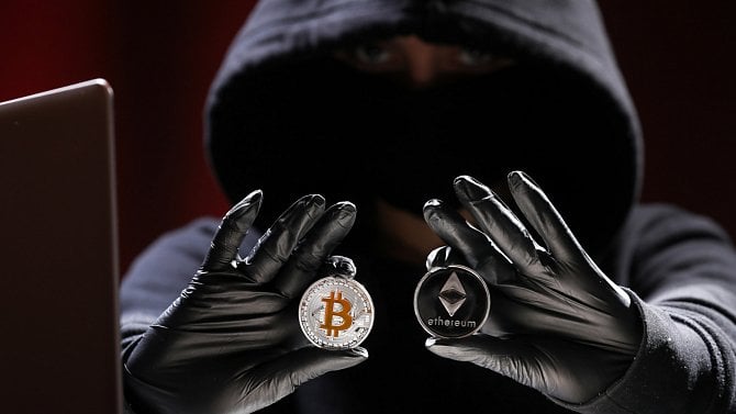 Postřehy z bezpečnosti: pět stovek zákazníků Crypto.com přišlo o miliony