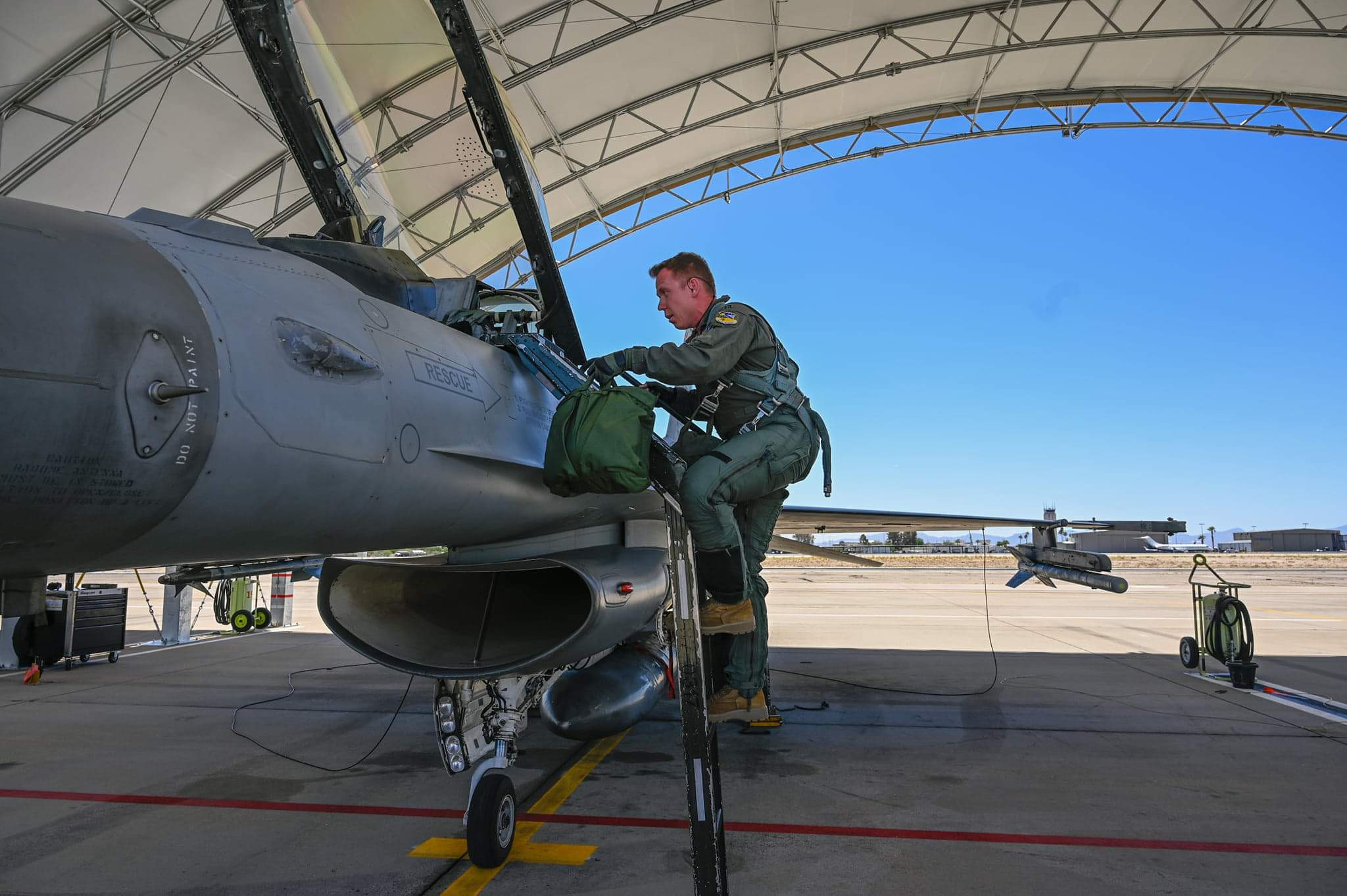Co mohou USA umístit na Slovensku: sklady leteckého paliva i techniky stíhaček F-16