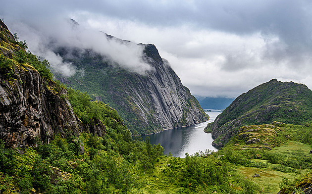 Nejhezčí fjord i rybářské vesnice. Deset míst, která na Lofotech musíte vidět
