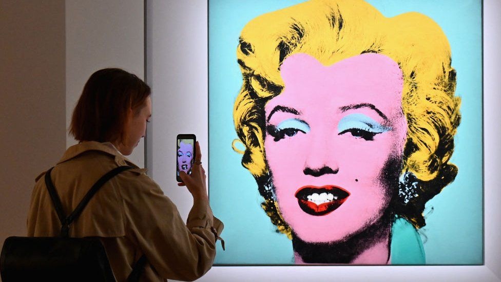 Kdo je muž, který už podruhé koupil Warholovu Marylin? Teď za rekordních 195 milionů dolarů