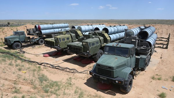 Ruská armáda v Sýrii poprvé použila rakety S-300 proti izraelským letadlům