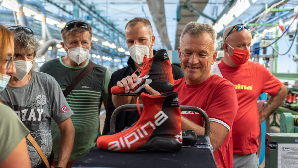 Slovinského výrobce sportovní obuvi Alpina kupuje podnikatel František Pivoda. Porazil Head i Elan