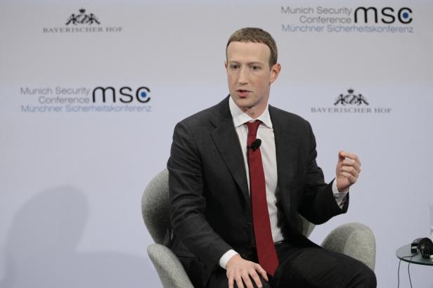 

Prokurátor stíhá zakladatele Facebooku Zuckerberga kvůli úniku osobních údajů milionů lidí

