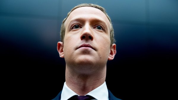 Prokurátor žaluje Zuckerberga kvůli skandálu s Cambridge Analytica. Klamal podle něj o ochraně soukromí na Facebooku