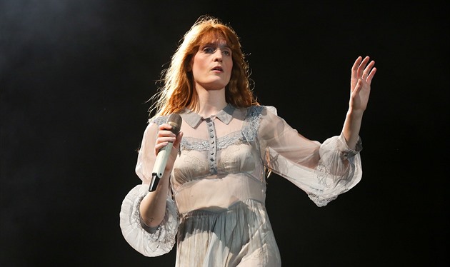 RECENZE: Florence and The Machine vedou v pyžamu válku s Bohem
