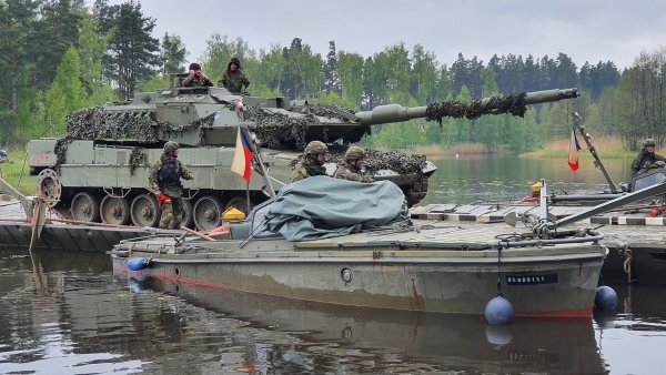 Ruské sebevědomí je pryč. Jak čeští vojáci chrání bezpečí Lotyšů, kteří netolerují podporu ruské agrese