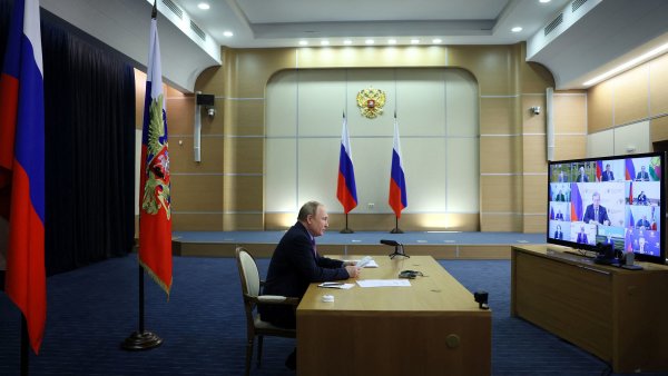 S Putinem není v Kremlu nikdo spokojen. Vybírají už nástupce, píše ruskojazyčný web