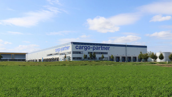 Cargo-partner rozvíjí v Česku logistiku pro různé druhy zboží. Patří mezi ně profesionální nářadí i keramické obklady