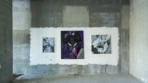 Dva umělci v brutalistní rezidenci. Nová výstava mapuje díla Kočího a Andraška v synergii